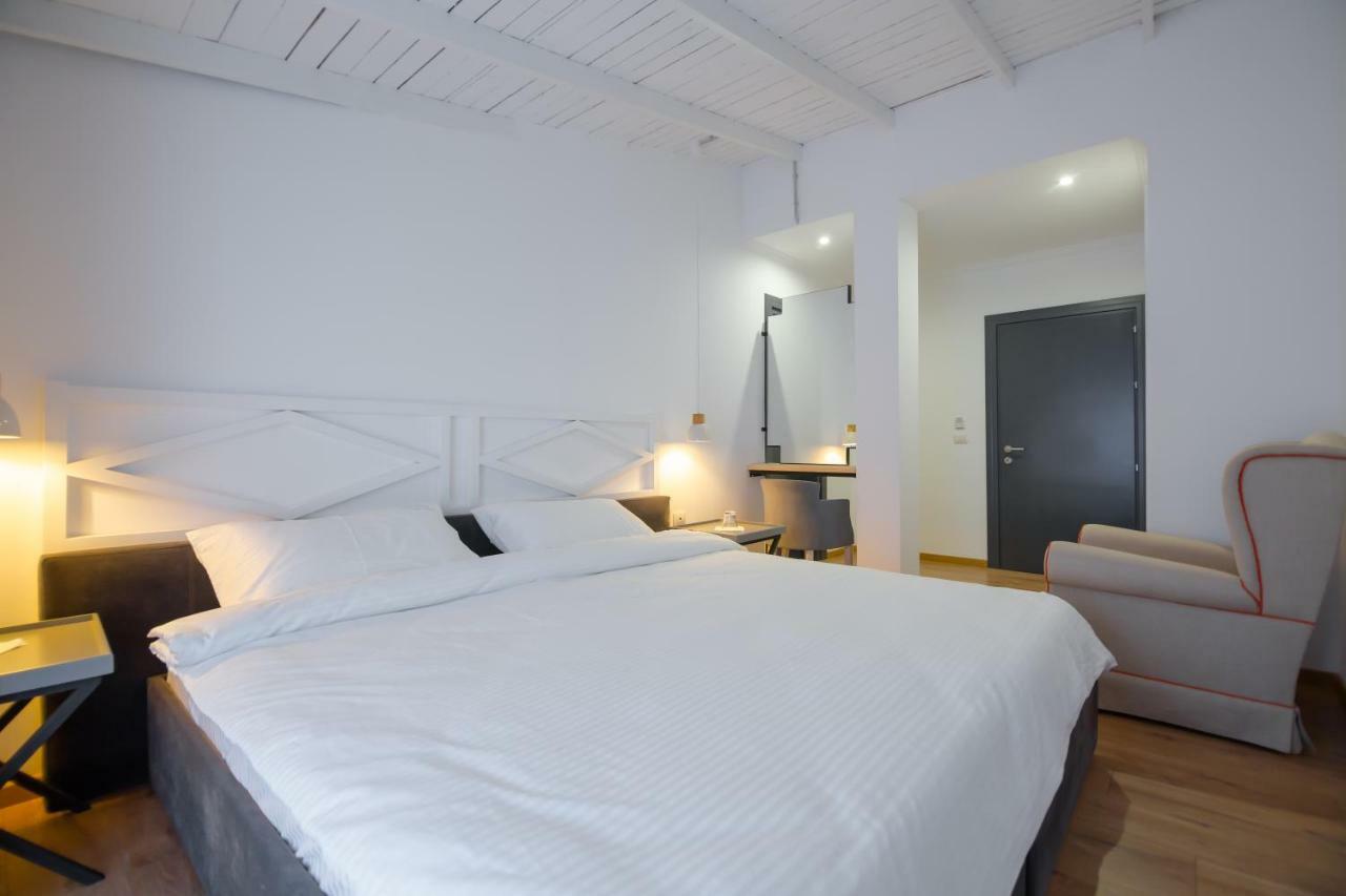 Barba Boutique Hotel Korce Ngoại thất bức ảnh