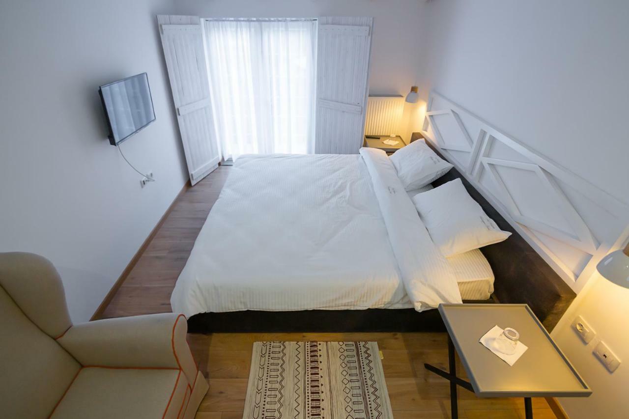 Barba Boutique Hotel Korce Ngoại thất bức ảnh